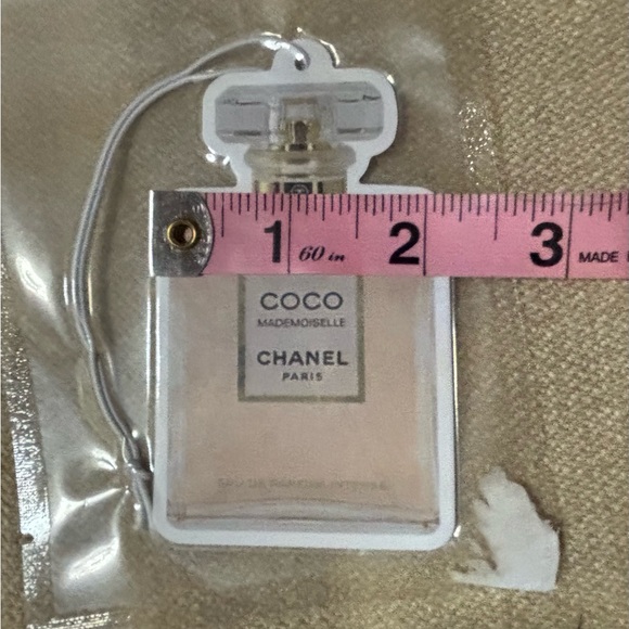 CHANEL Vibrant Pink Compact Mirror and Car Freshener NWOT - Picture 14 of 15